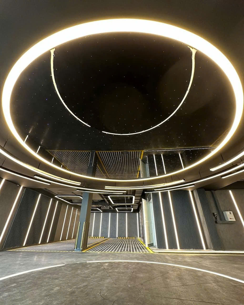 THI CÔNG LED SHOWROOM
